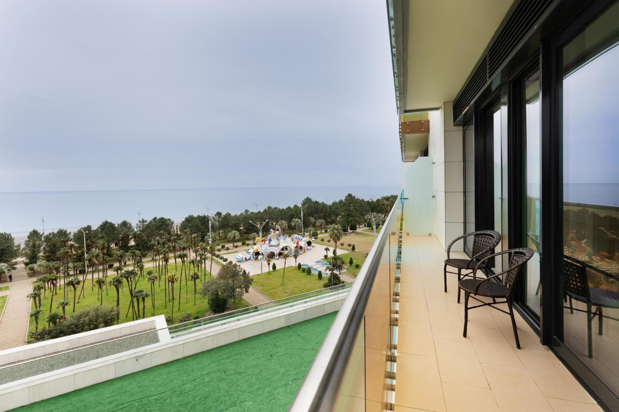 Bellevue Residence Suites Batoumi Extérieur photo